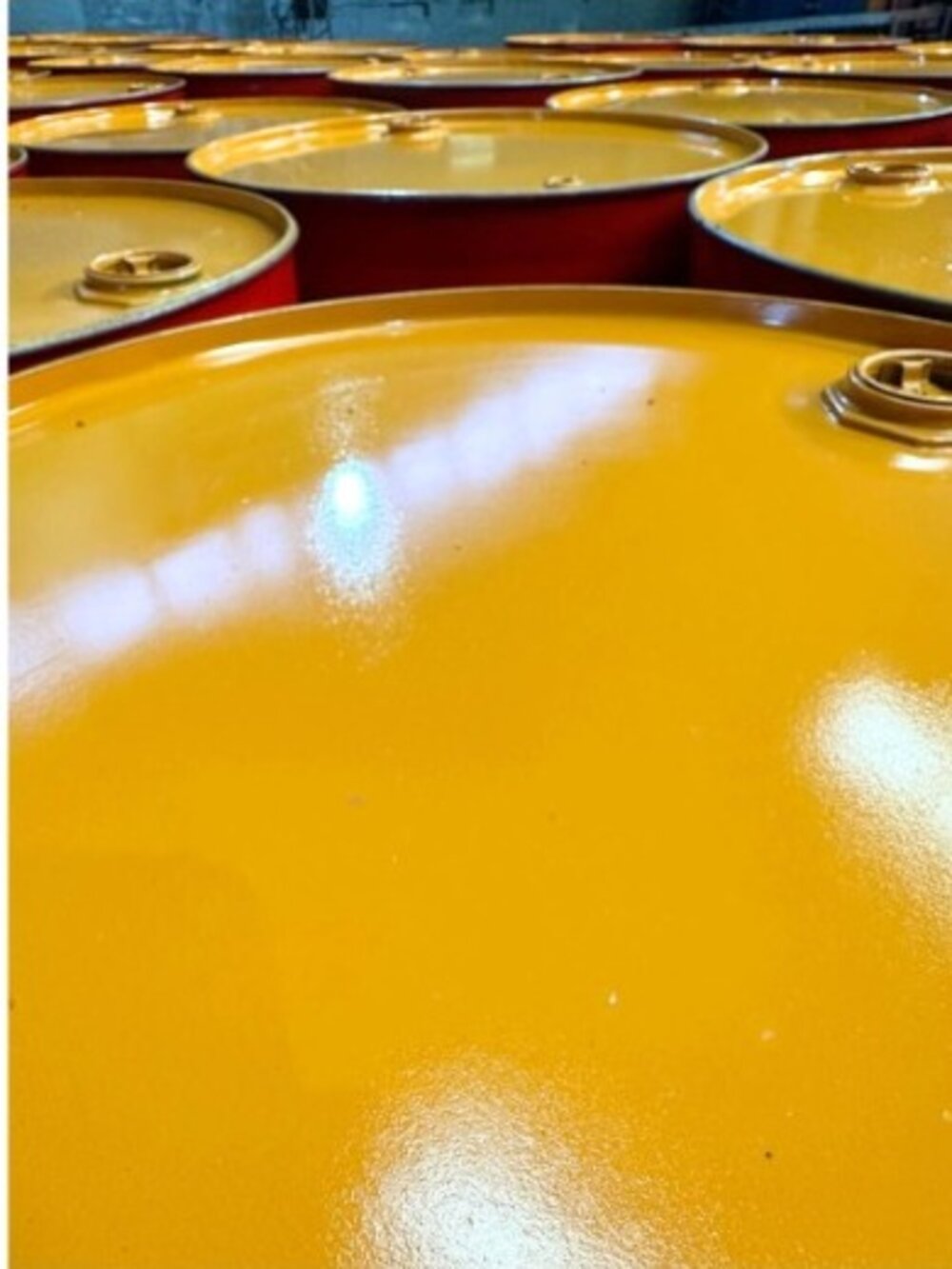 Detalle de tambor amarillo tapa fija